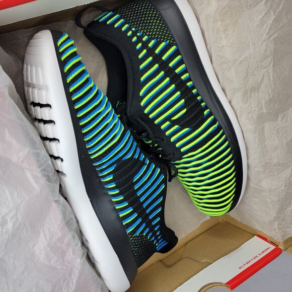 NEW Nike Roshe Two Flyknit Women's Shoes US Size 9 Black Photo Blue Volt Neon - Picture 13 of 14